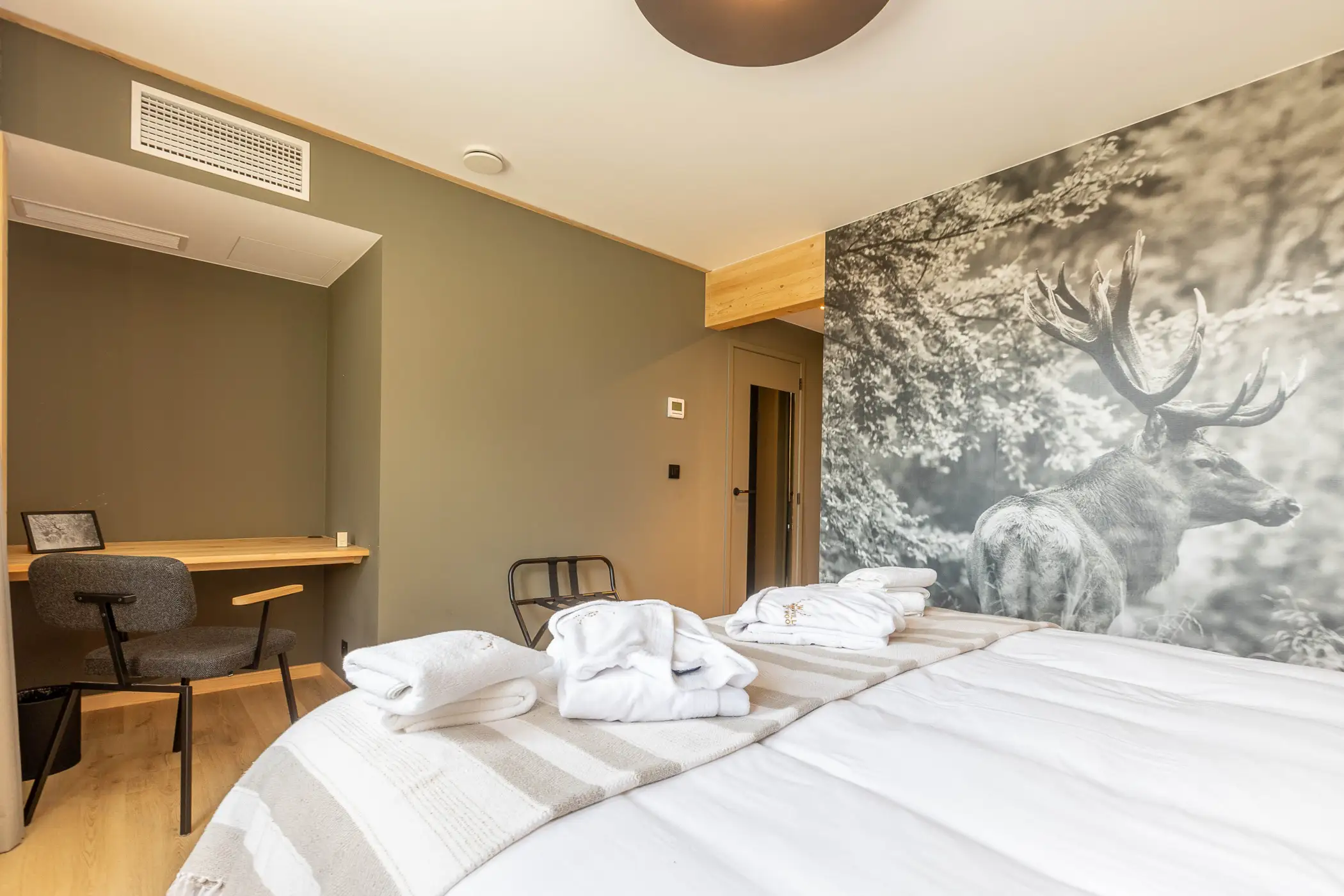 Cottage for 10 people in Tenneville Villa Wood